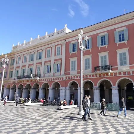 Studio Sur Place Massena ニース
